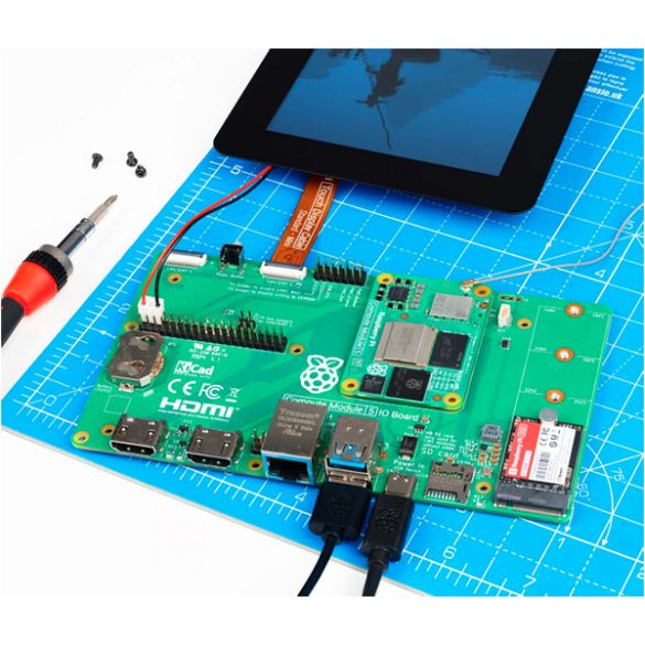  Compute Module 5 IO Board